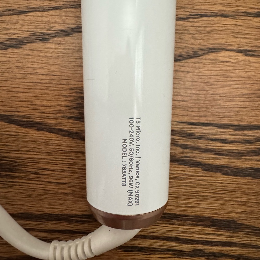 T3 White and Rose Gold Curling Iron - Picture 4 of 4